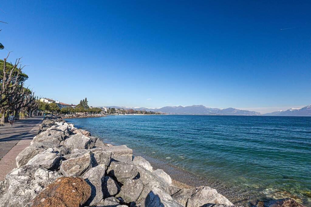 Garda Lake View Apartment Desenzano del Garda Exterior photo